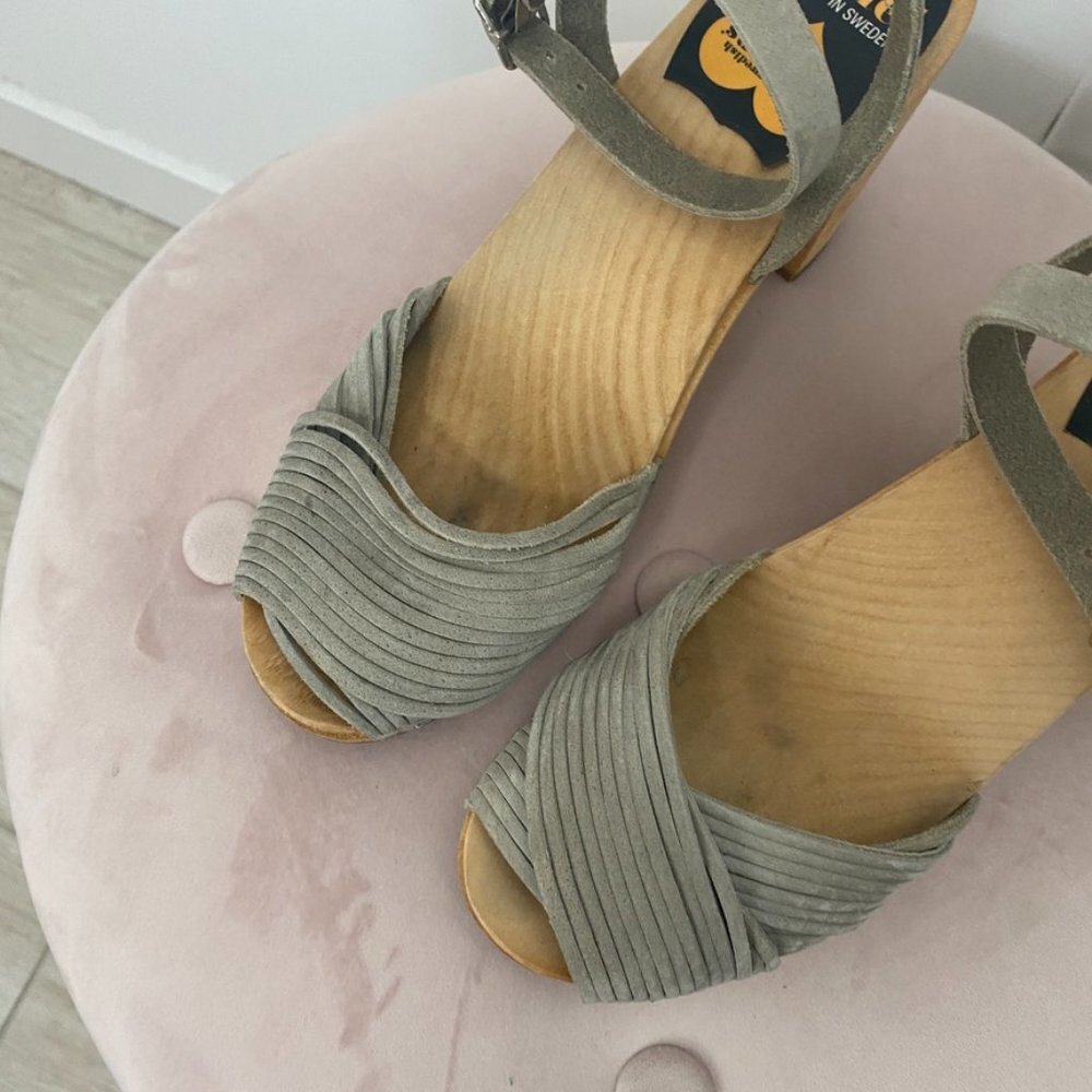 Toffel Gray Wooden Heel Sandals Size 8 - Picture 3 of 6